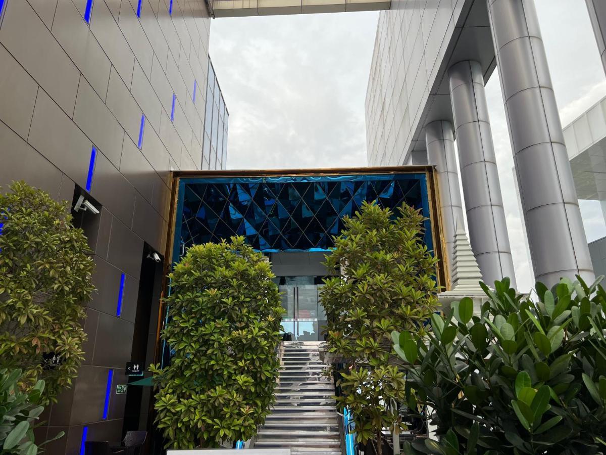Platinum Suites Klcc By Moonorchid Kuala Lumpur Luaran gambar